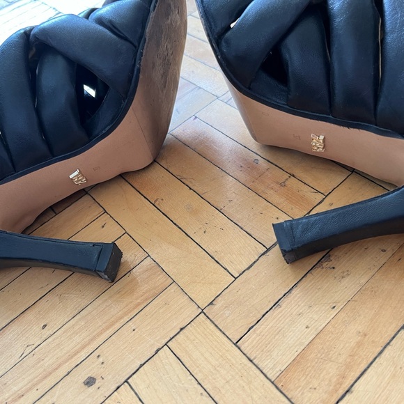 Zara shoes - Picture 2 of 3